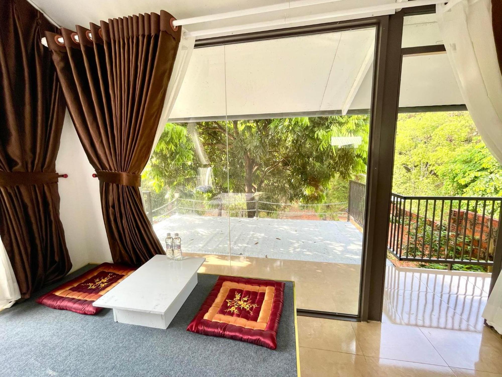 Lake View Homestay Плейку Экстерьер фото